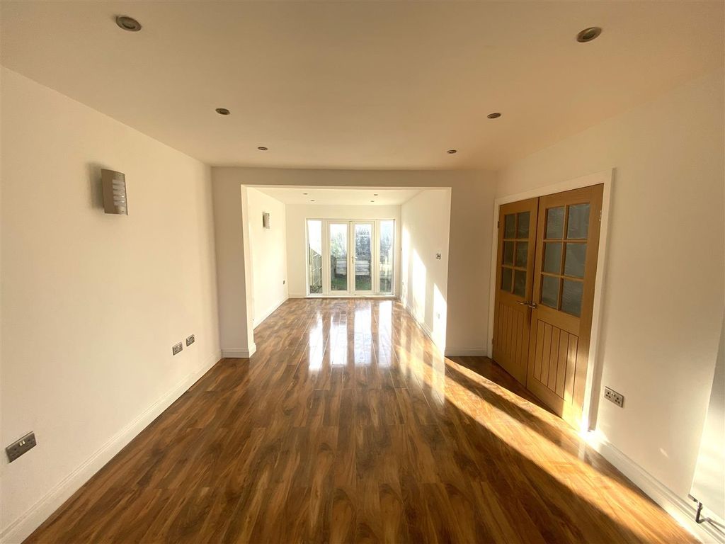 Property photo 2 of 12 Image00012.Jpeg