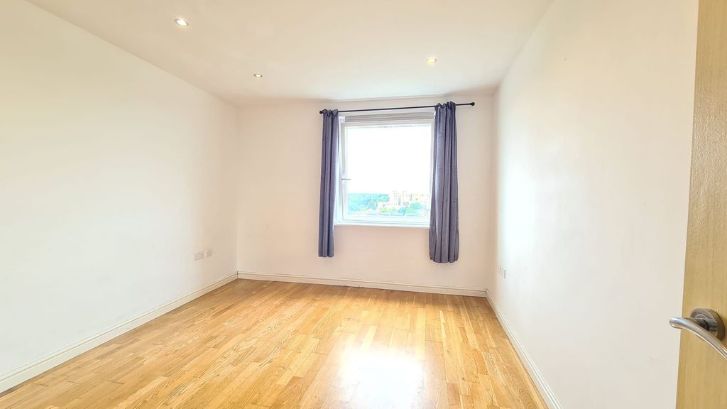 Property photo 2 of 5