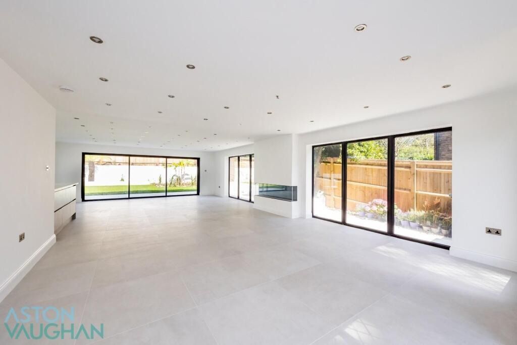 Property photo 2 of 23 4521572