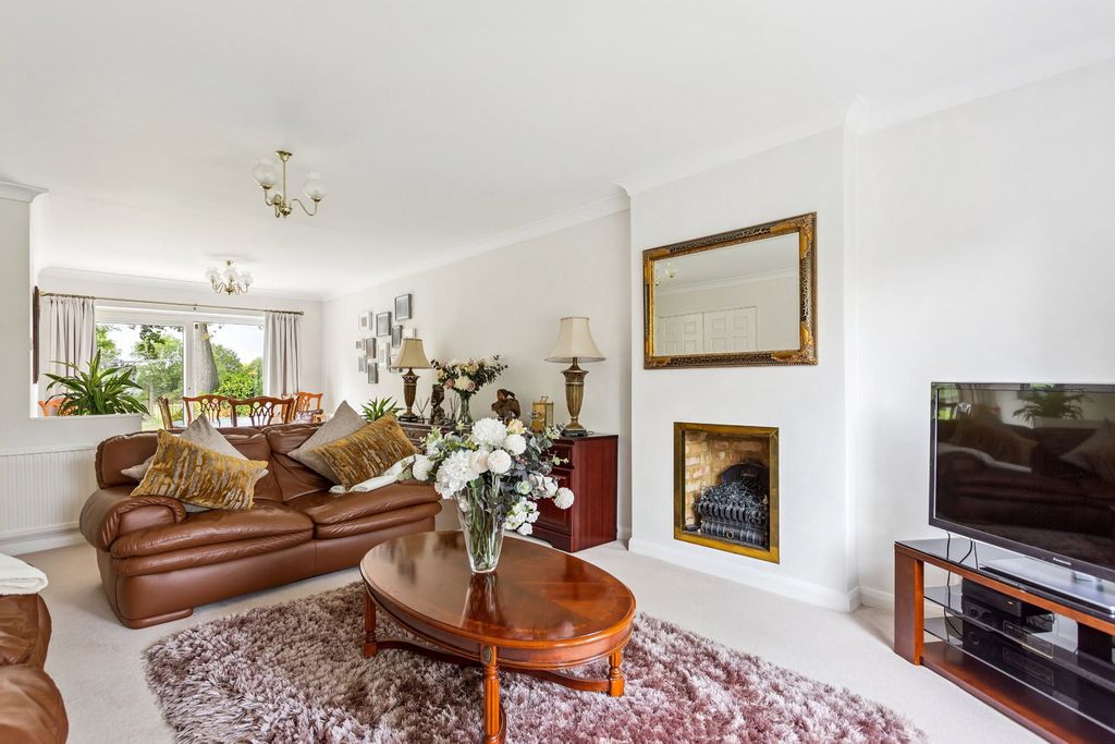 Property photo 2 of 19