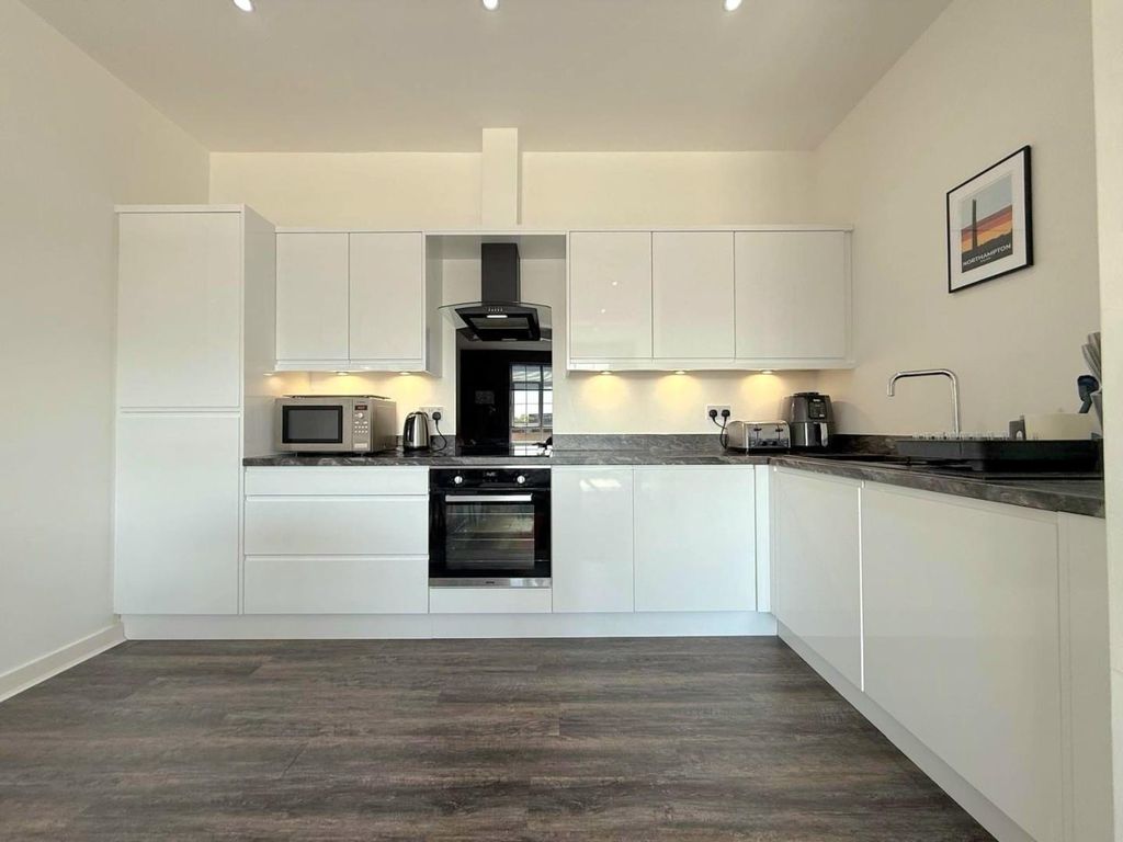 Property photo 3 of 13 6.Jpg