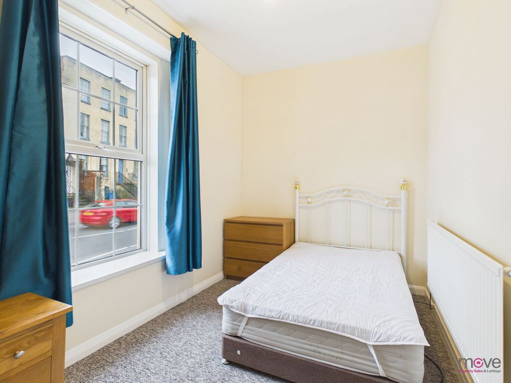Property photo 1 of 3
