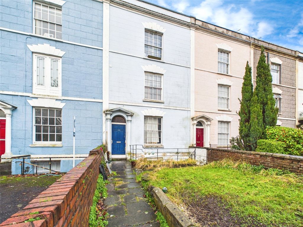 Property photo 2 of 11 Picture No. 15