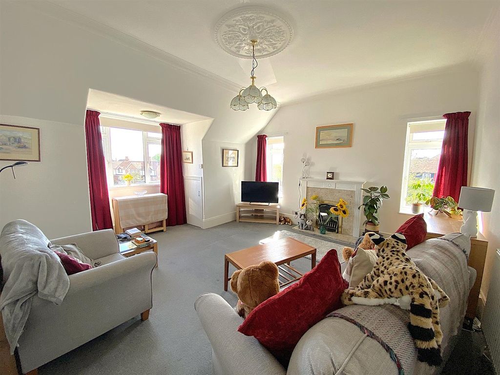 Property photo 2 of 9 3 Trevenna - Lounge1.Jpg