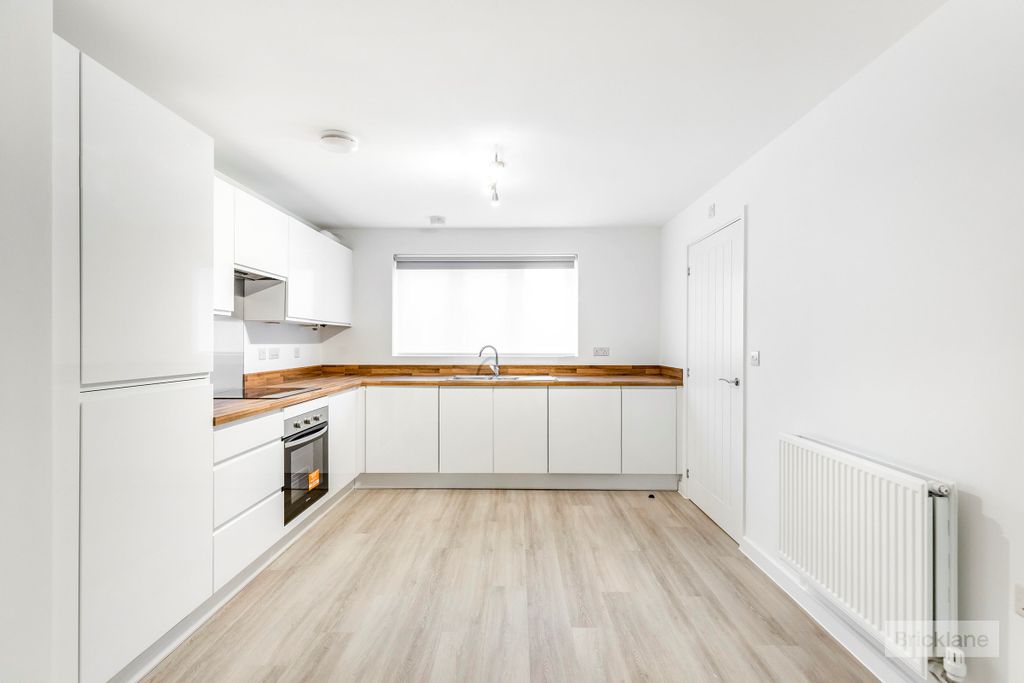 Property photo 3 of 13 Image