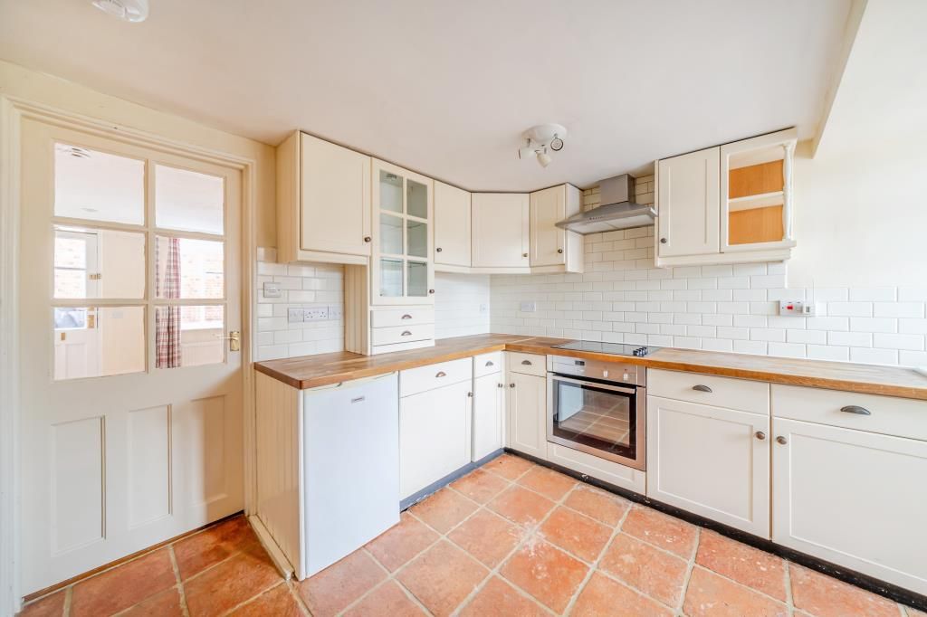 Property photo 2 of 20 Kitchen