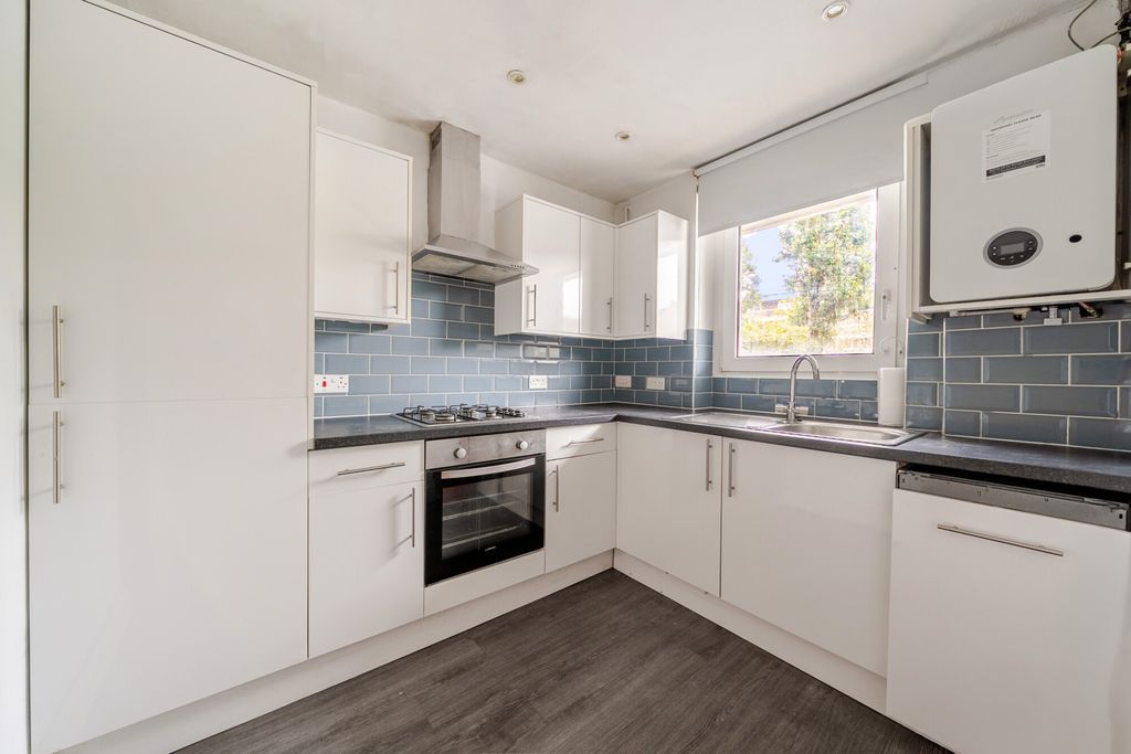 Property photo 3 of 15 1534529-9-6Ad8d35...