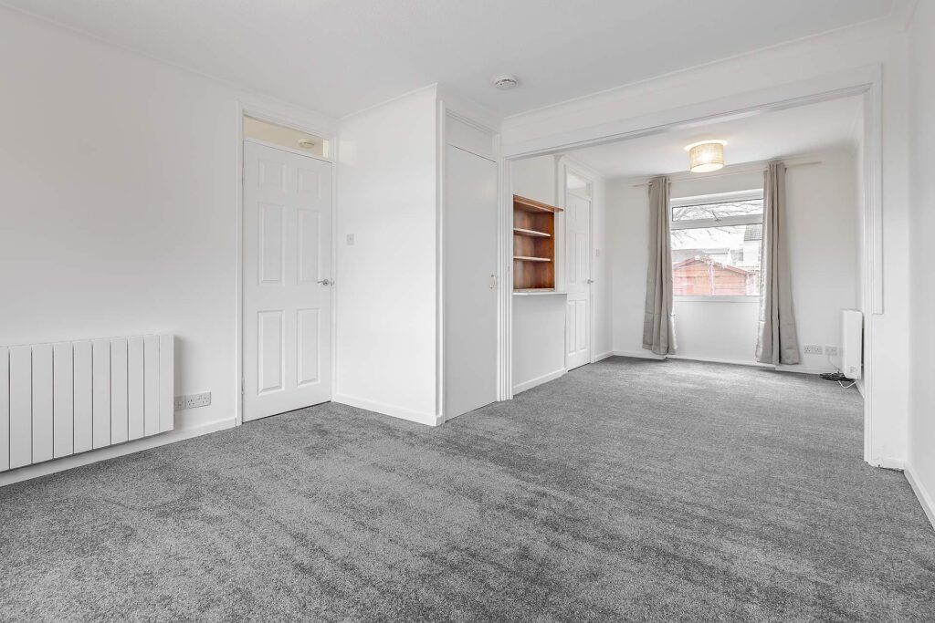 Property photo 2 of 27