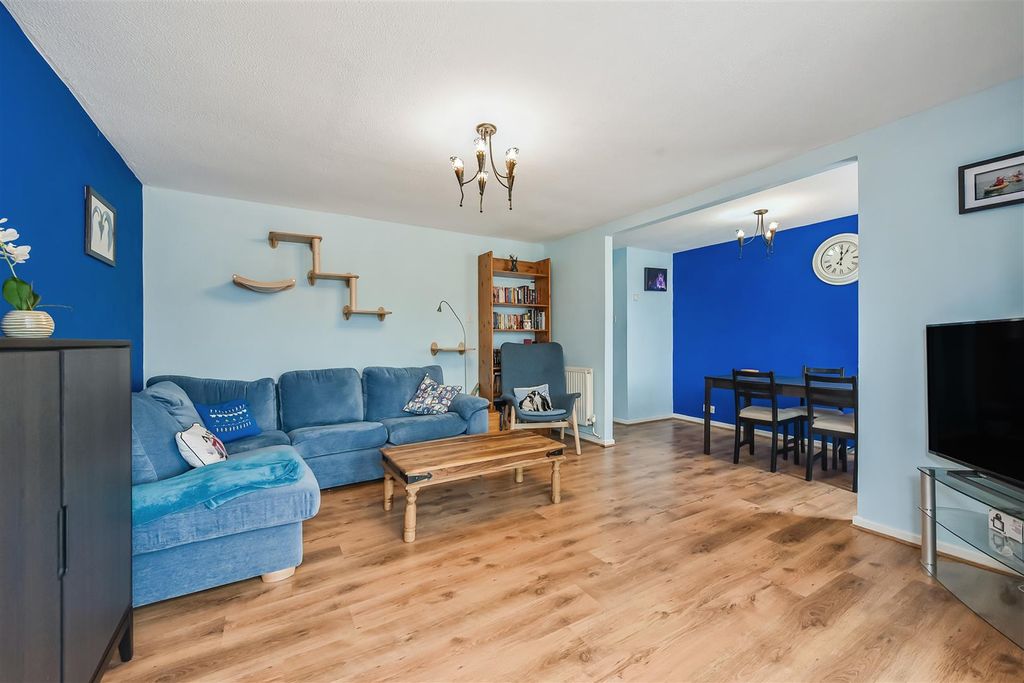 Property photo 3 of 21 Ph23_6346712.Jpg