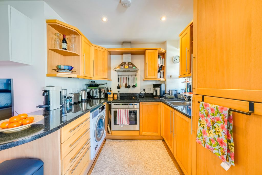 Property photo 2 of 24 2