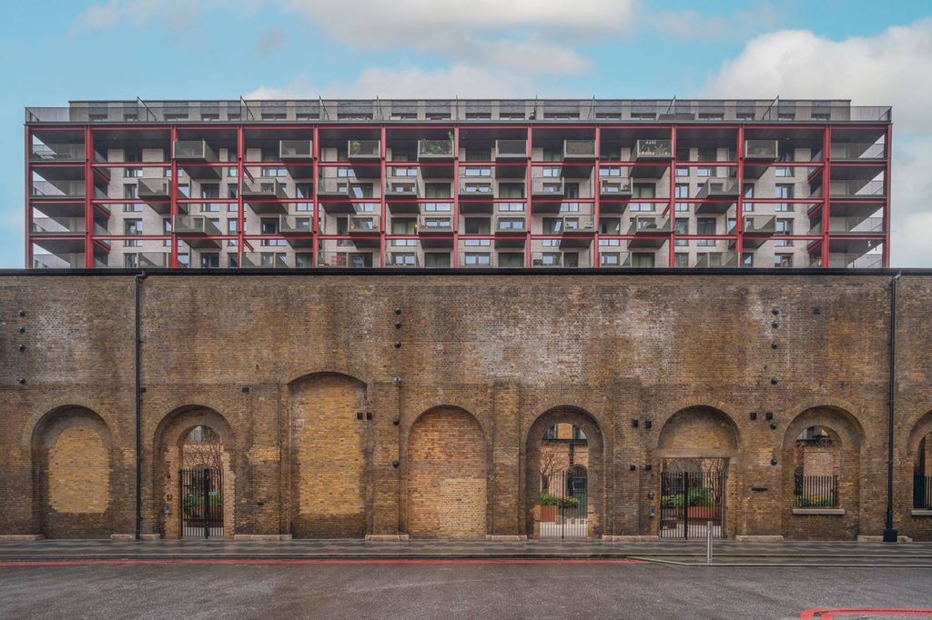 Property photo 1 of 22