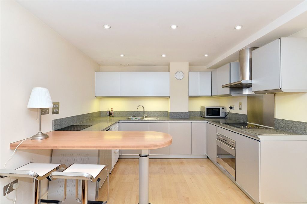 Property photo 3 of 8 Picture No. 06