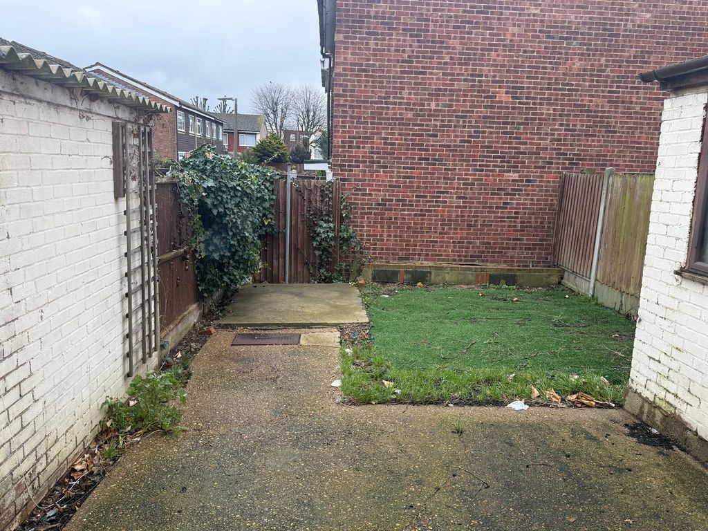 Property photo 3 of 8