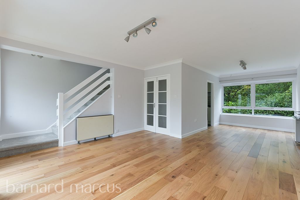 Property photo 1 of 16 Bathroom