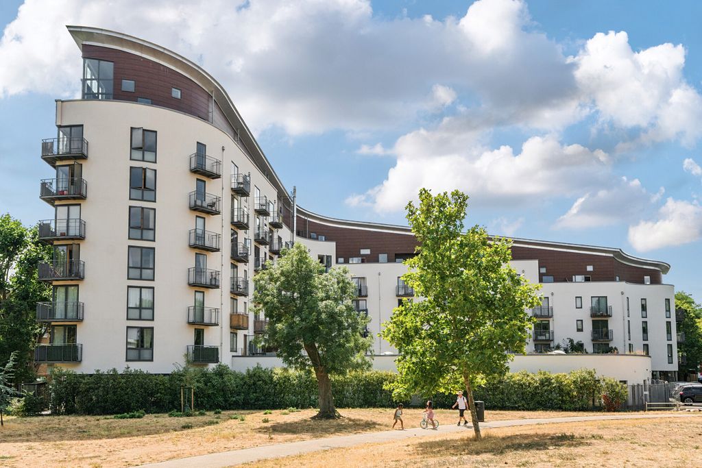 Property photo 1 of 10 1498529-17-6A68A8...