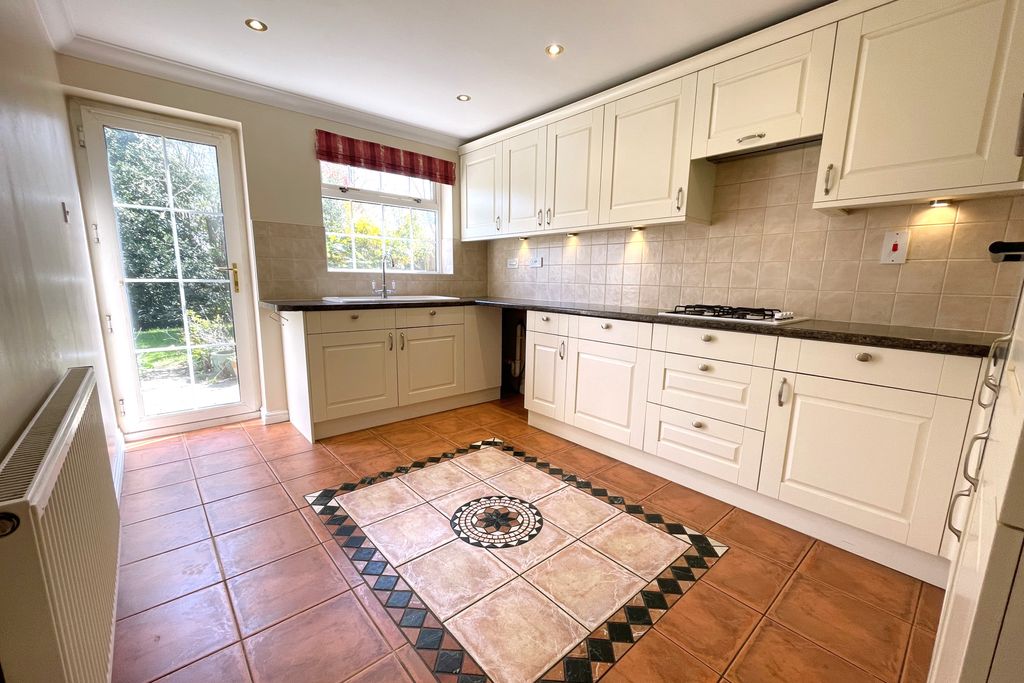 Property photo 2 of 19 3