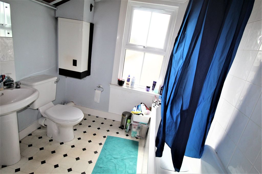 Property photo 3 of 15