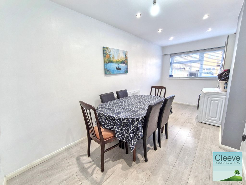 Property photo 3 of 16 1000123827