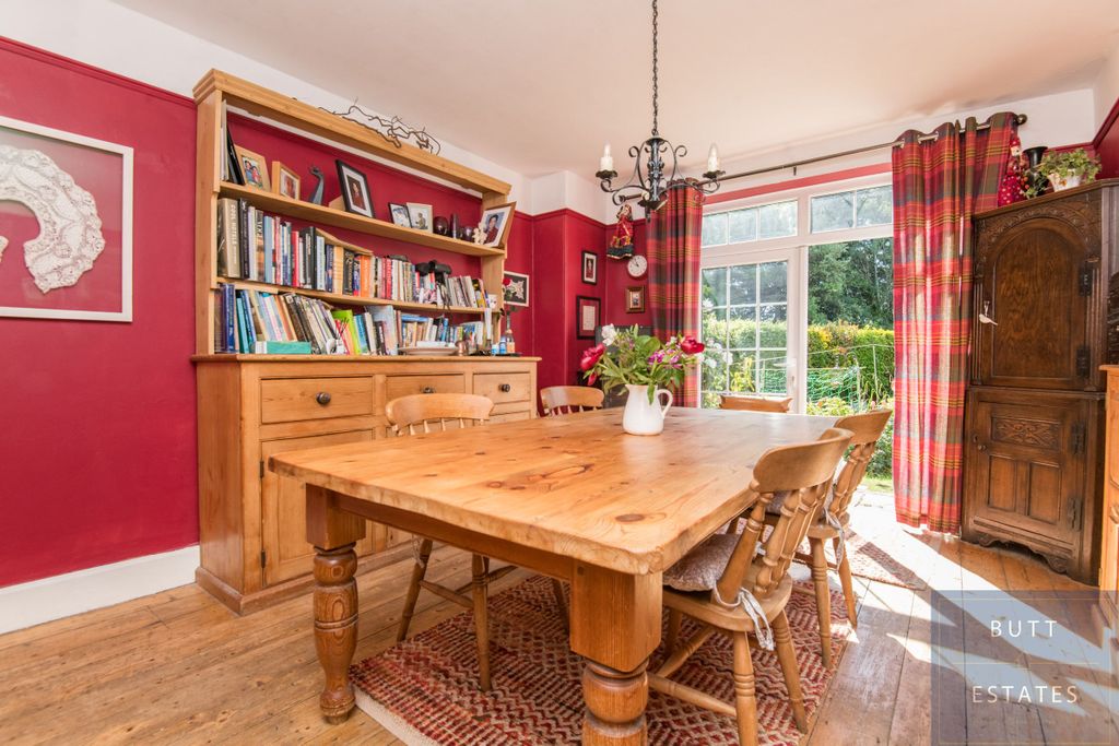 Property photo 2 of 19