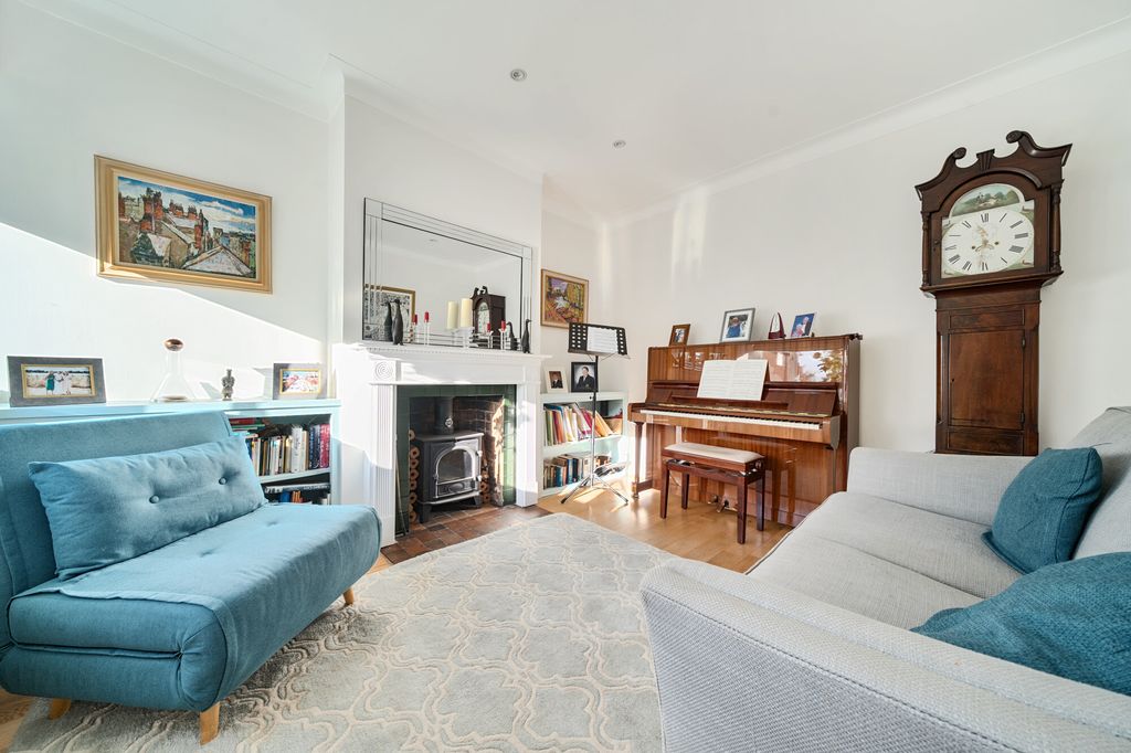 Property photo 2 of 14