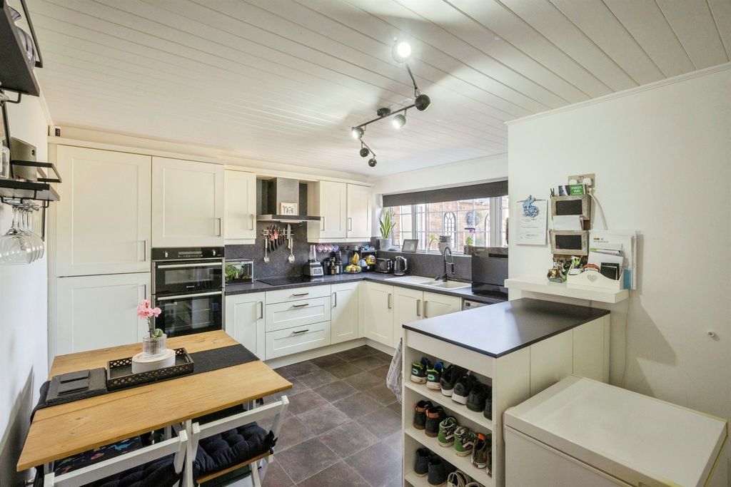 Property photo 1 of 26
