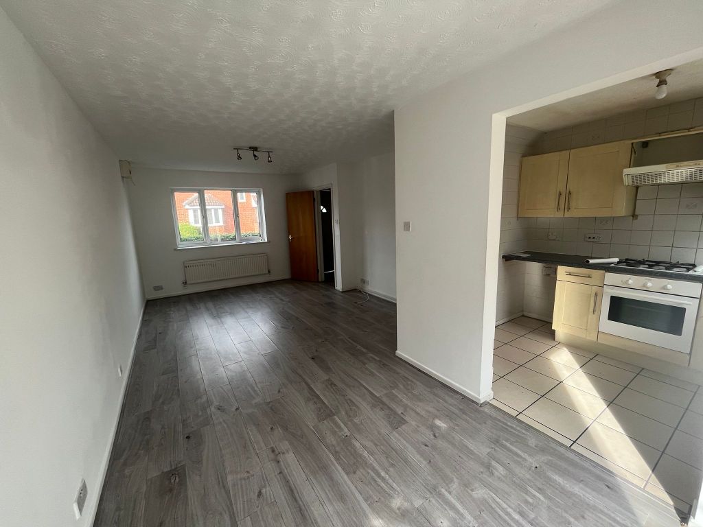 Property photo 3 of 9 Living/Dining Area