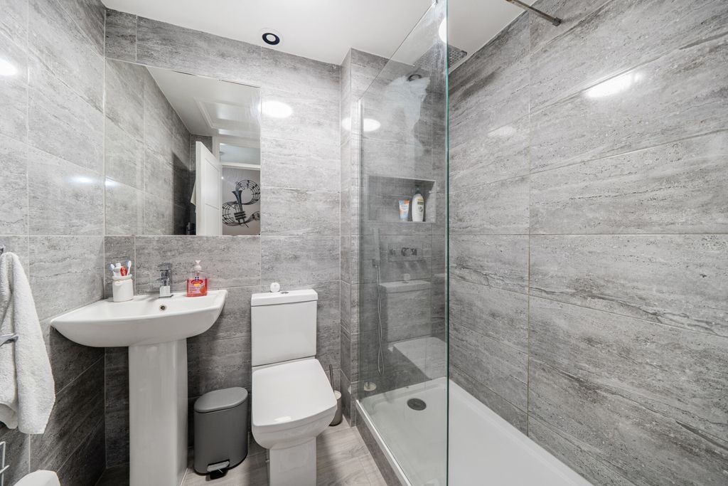 Property photo 3 of 10 1481200-5-6A33Fca...