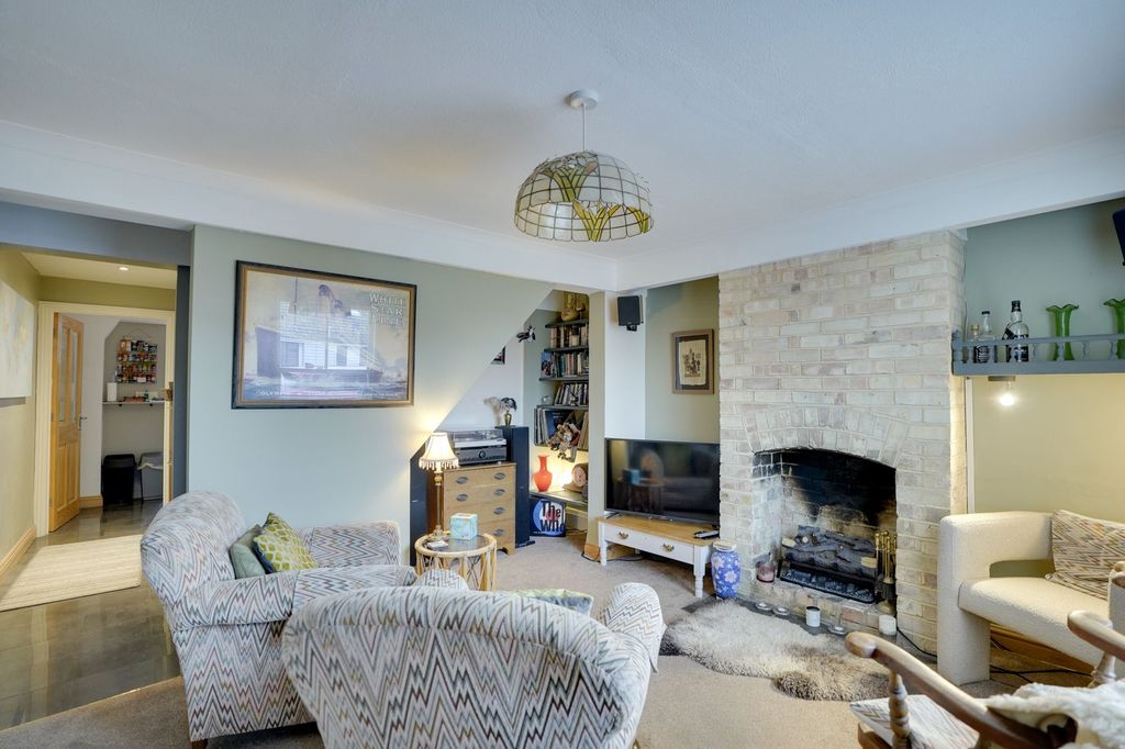 Property photo 3 of 21