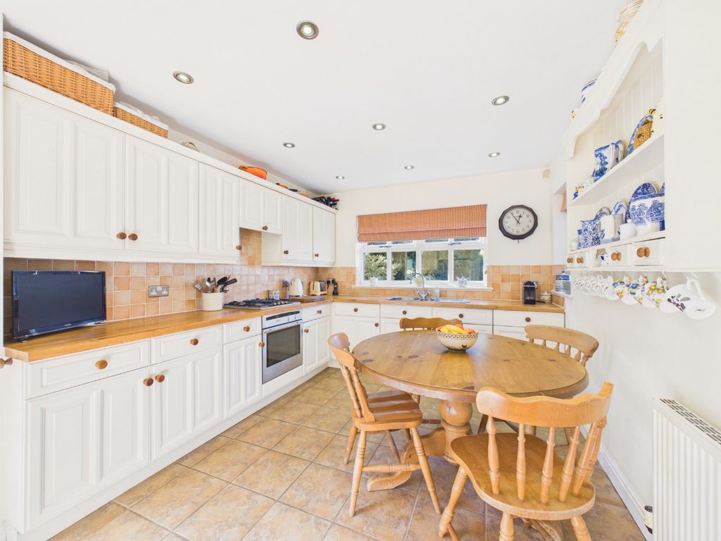 Property photo 2 of 30 5555145