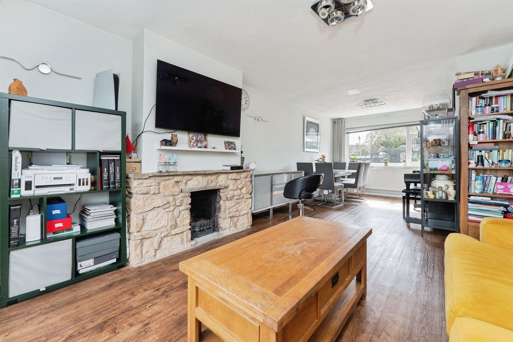 Property photo 3 of 19