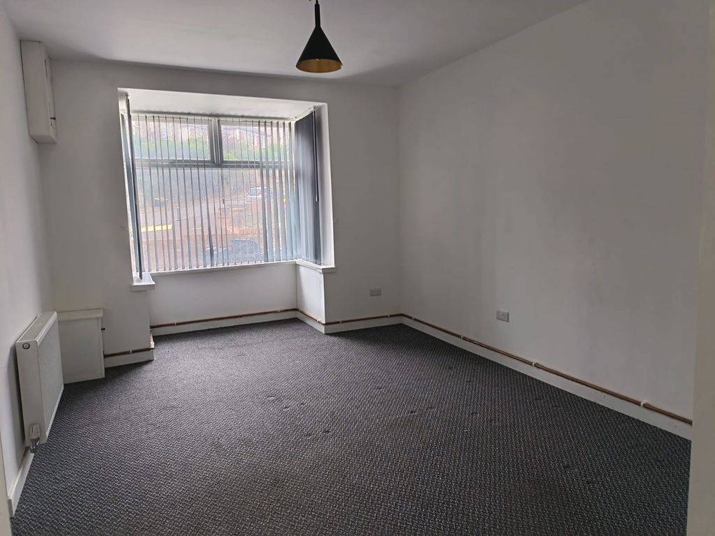 Property photo 1 of 4 Livingroom