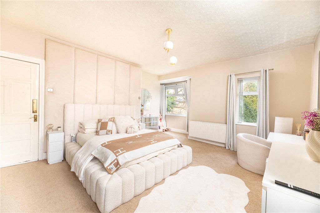 Property photo 3 of 30 Bedroom