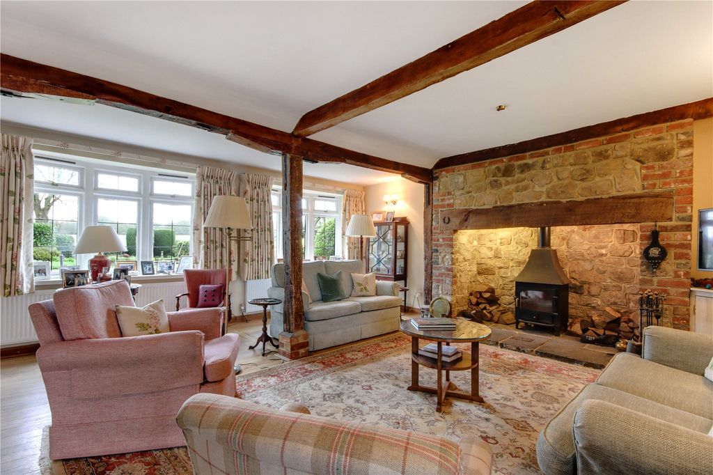 Property photo 3 of 19 Sitting Room