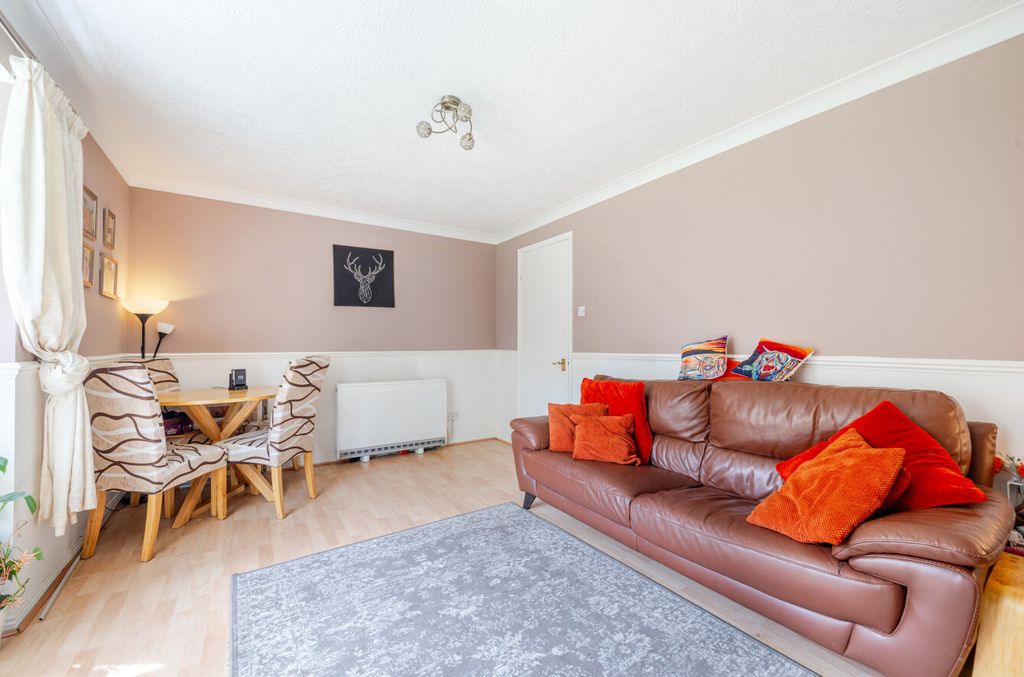 Property photo 2 of 10 1298644-5-6838383...