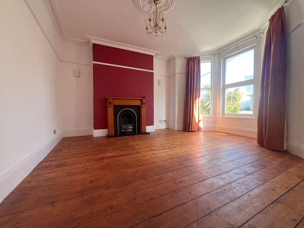 Property photo 3 of 22