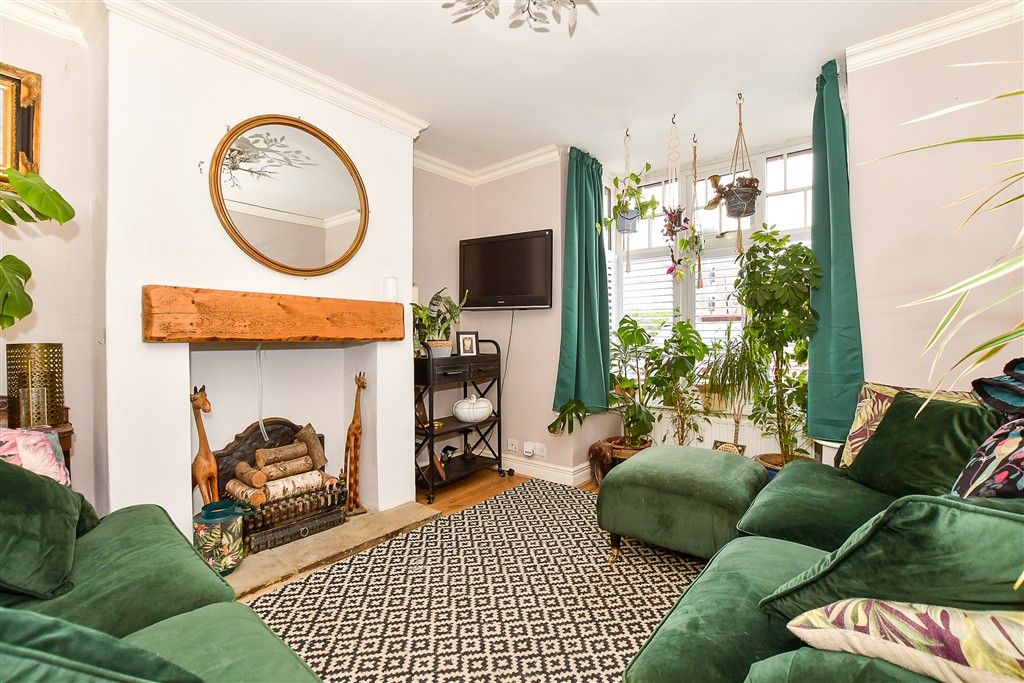 Property photo 3 of 15 Lounge