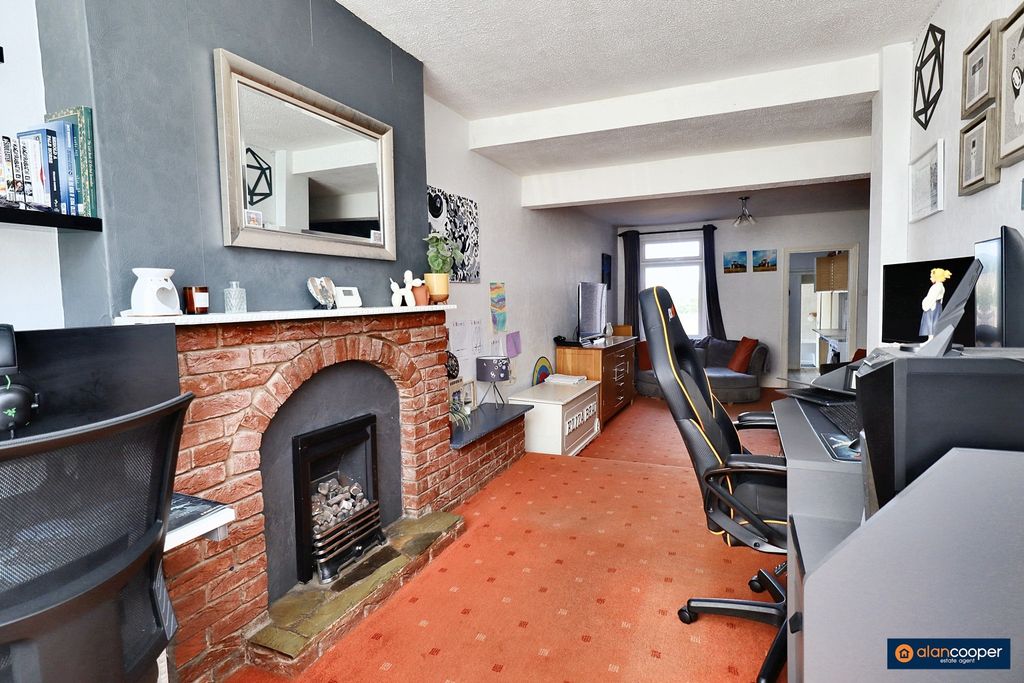 Property photo 3 of 24 4361123