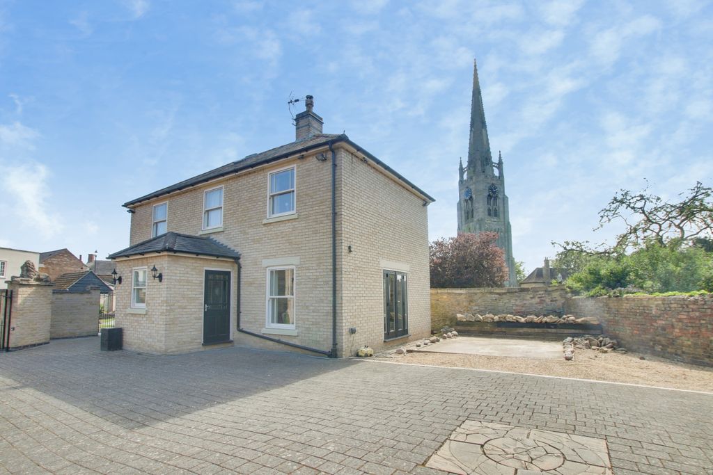 Property photo 1 of 23