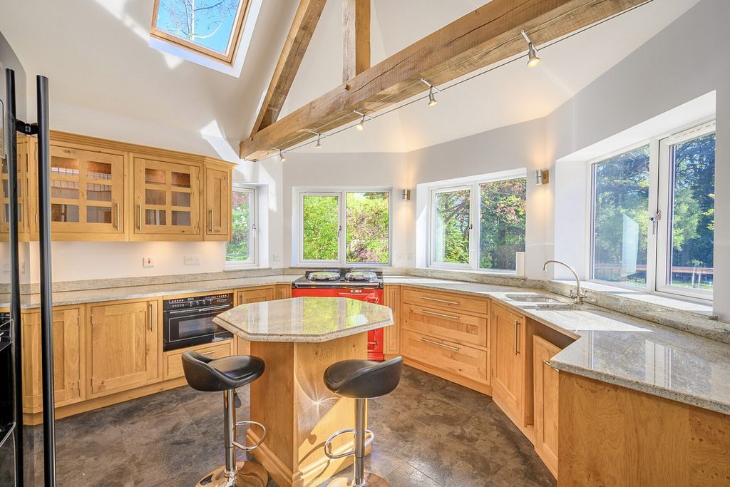 Property photo 2 of 42