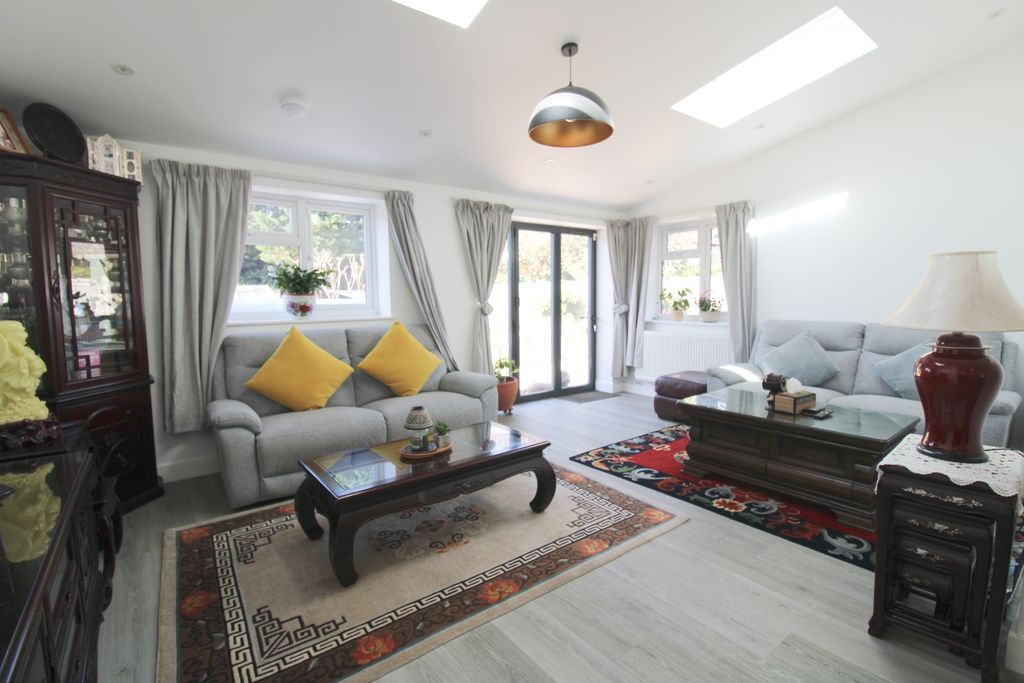 Property photo 2 of 18 Img_1693