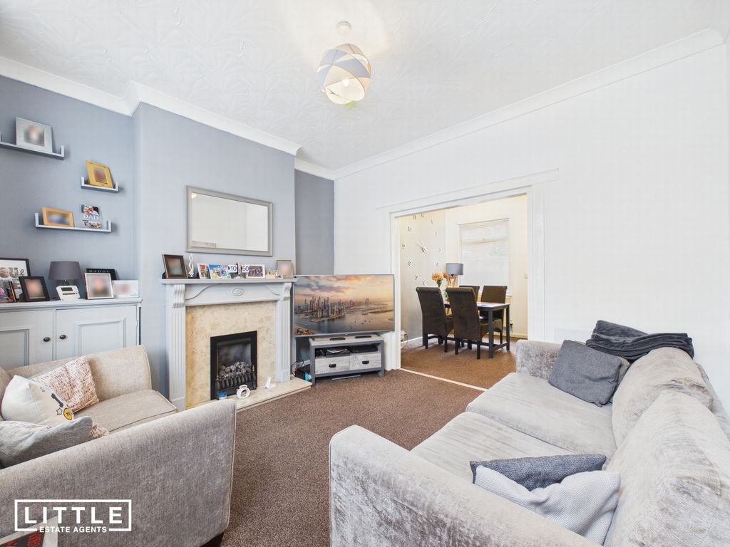 Property photo 3 of 17 Photo 4