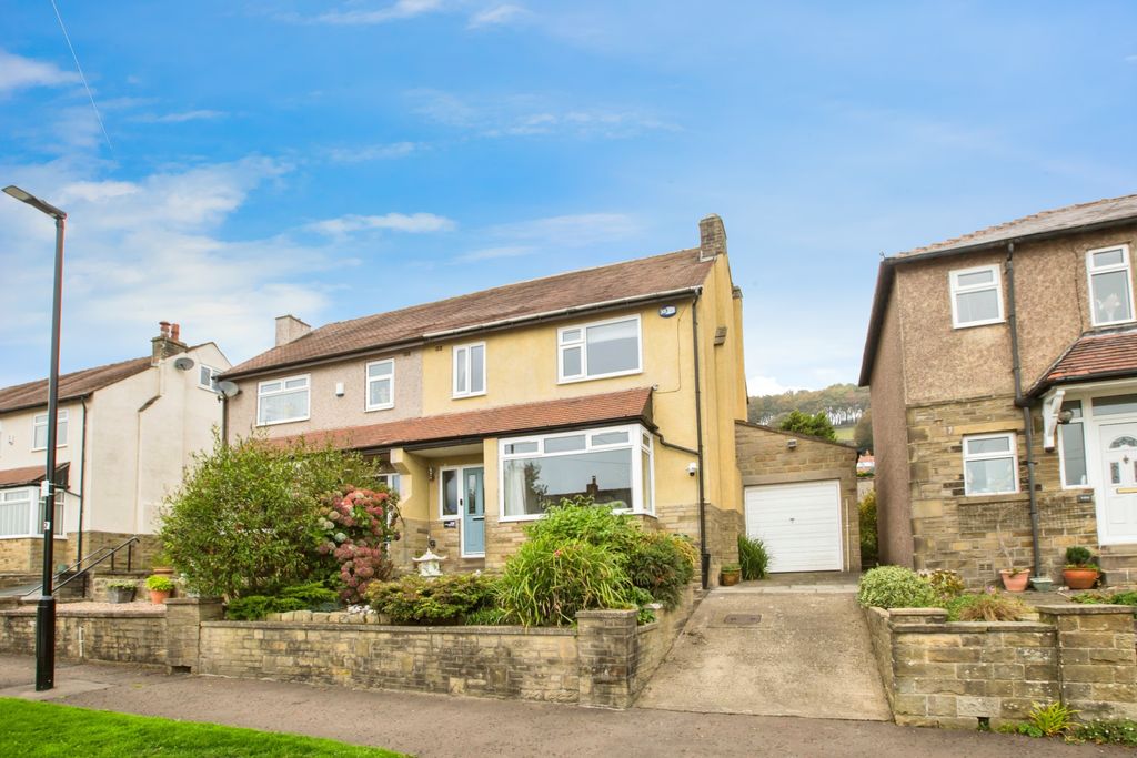 Property photo 1 of 16 Front