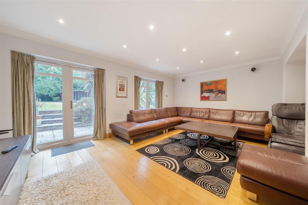 Property photo 3 of 25 1328603-25-6878Eb69Bc67d.Jpg