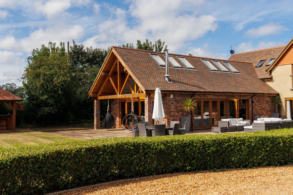 Property photo 2 of 20 Extension