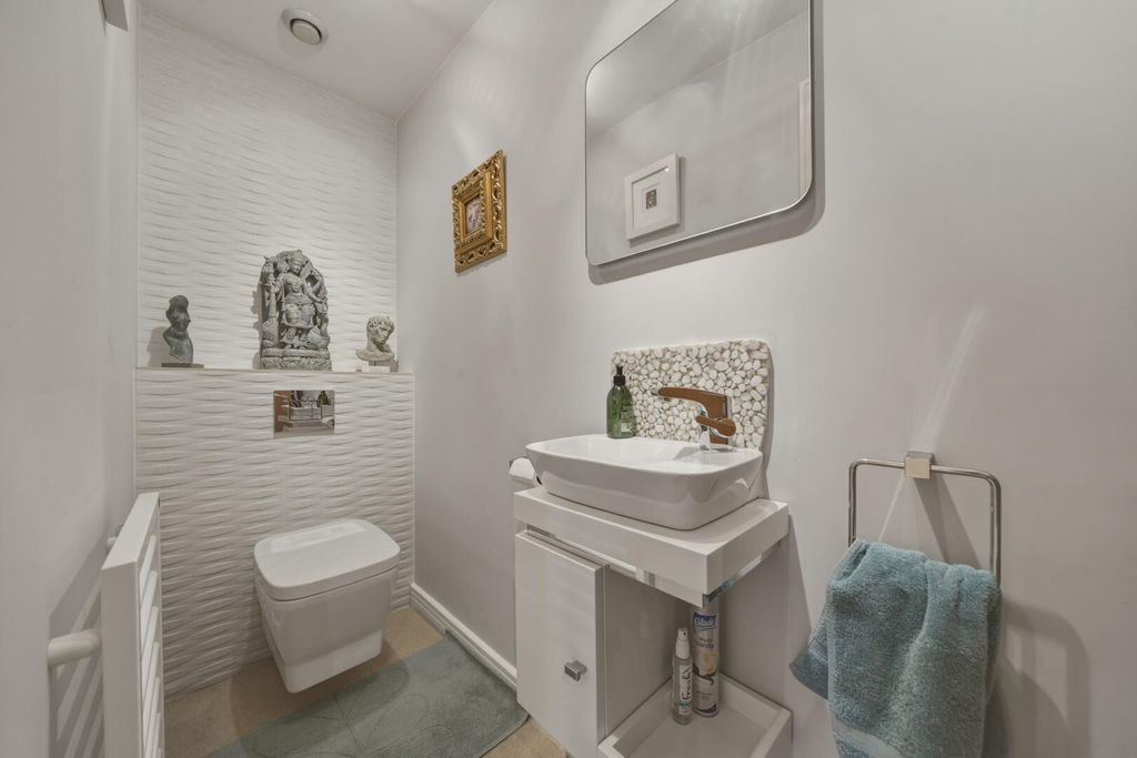 Additional image 7 of 2 bed flat for saleStandard Hill, Nottingham NG1