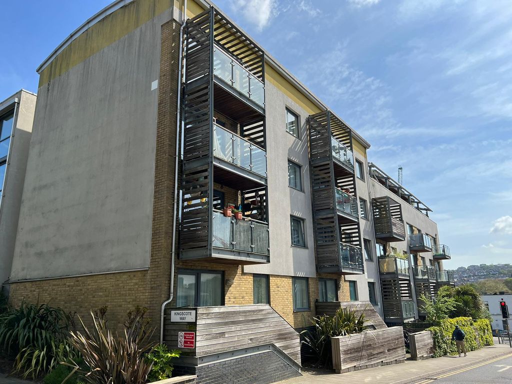 Property photo 1 of 6