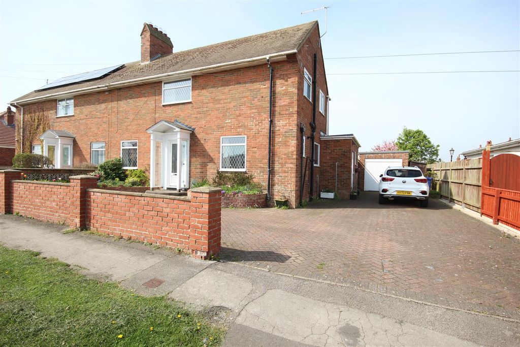 Property photo 3 of 31 Location