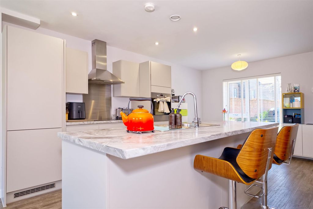 Property photo 3 of 22 9 (7).Jpg