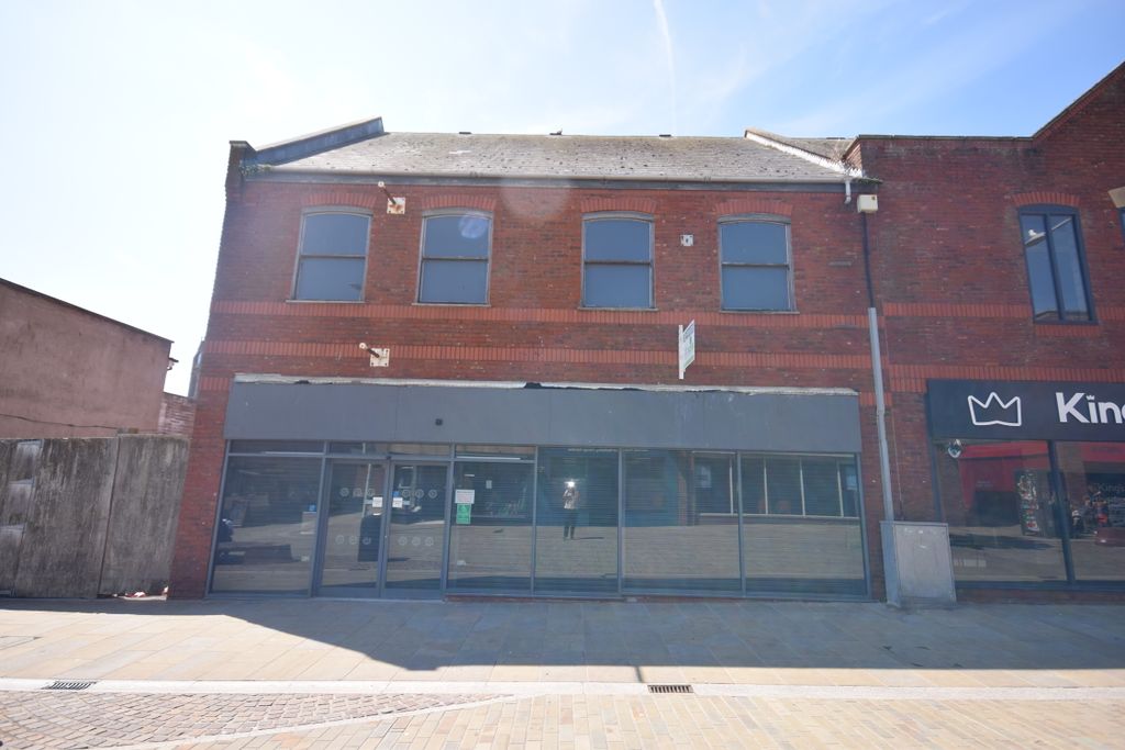 Property photo 2 of 11 Frontage