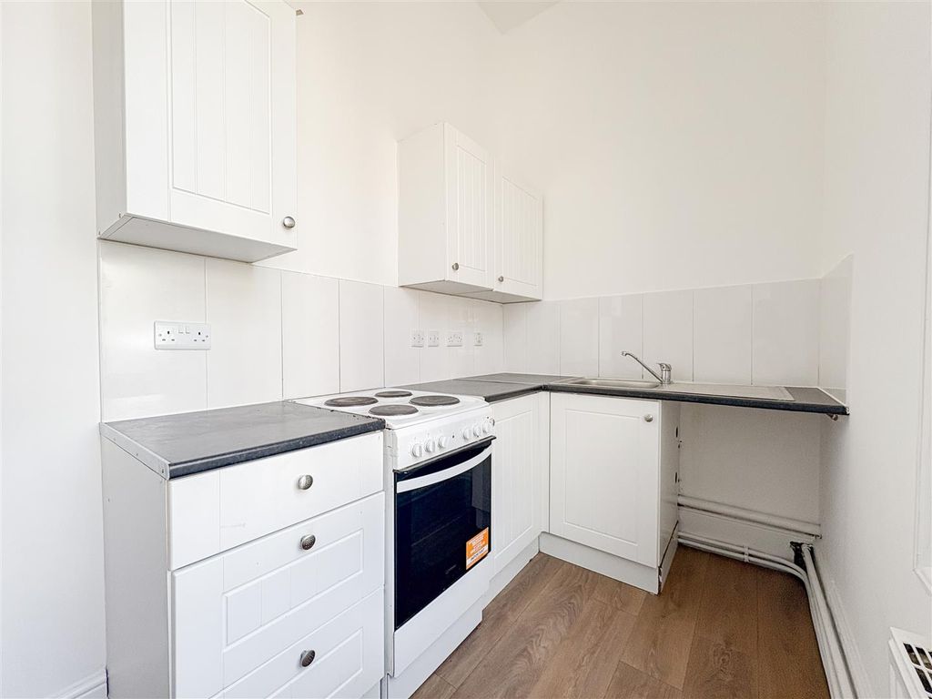 Property photo 2 of 19 Kitchen